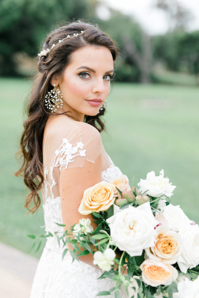 Circle Oak ranch wedding by carrie Mcguire and Sandra Michelle Artistry 
